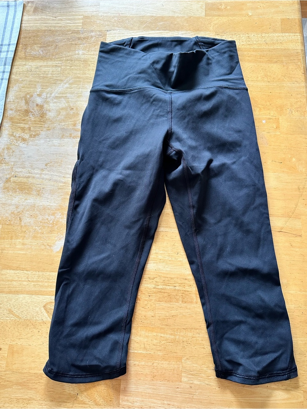 Lululemon cropped leggings size 6